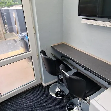 Rowan Crescent's Luxury Stay-in 3 *