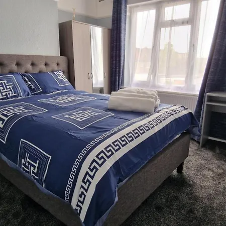 Rowan Crescent's Luxury Stay-in 3 Homestay *