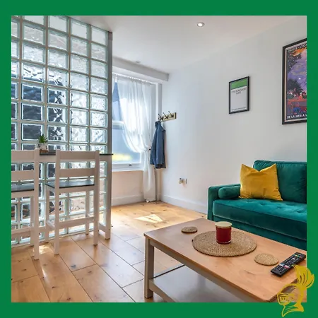 The Borough Devereux Residences Newly Refurbished Apartment London