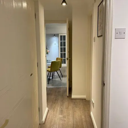 Apartment Stunning One Bedroom Flat In London *
