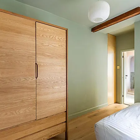 Trendy Southwark Apartment
