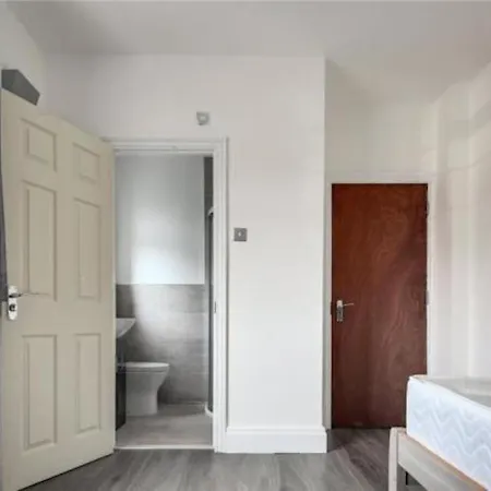 Guest house In Guest - Limehouse Townhomes Modern Spacious Serviced Double *