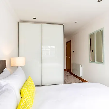 Elegant And Cosy Family In Marylebone *