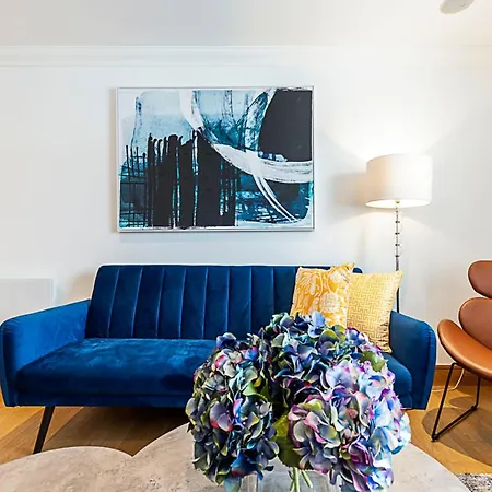 Elegant And Cosy Family In Marylebone Apartment London