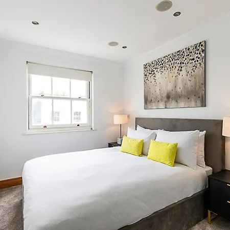 Elegant And Cosy Family In Marylebone Apartment