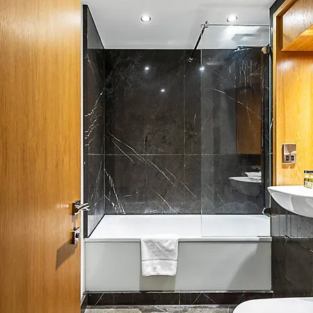 Elegant And Cosy Family In Marylebone *