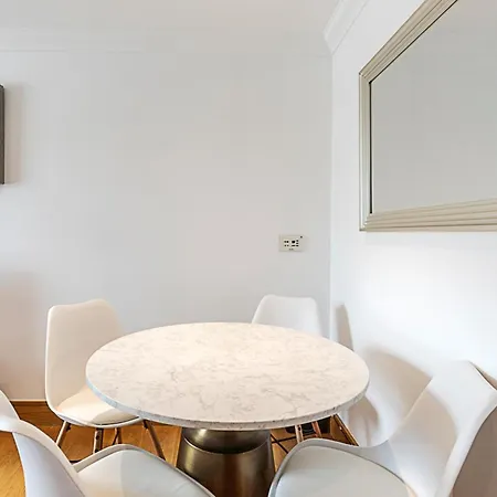 Elegant And Cosy Family In Marylebone Apartment
