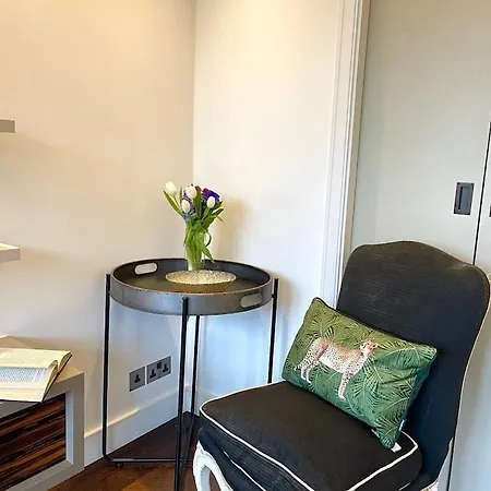Le Cheval - Chelsea Apartment