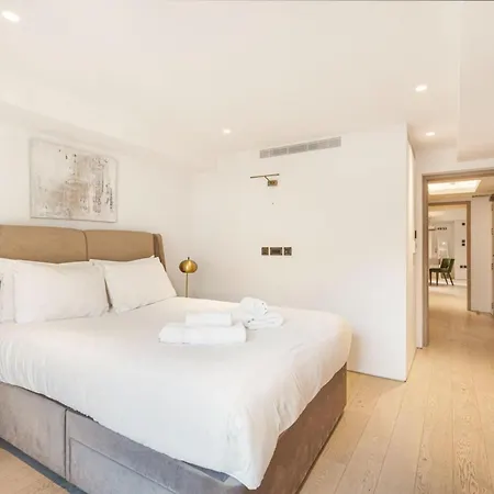 Apartment Maddox Street *