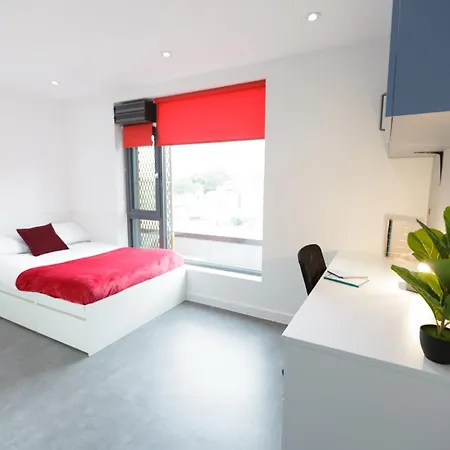 Apartment Cosy And Ensuite Bedrooms At New Cross In