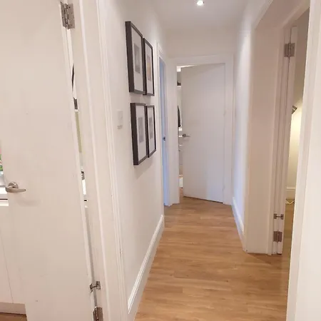 Deluxe Tower Bridge Apartment London