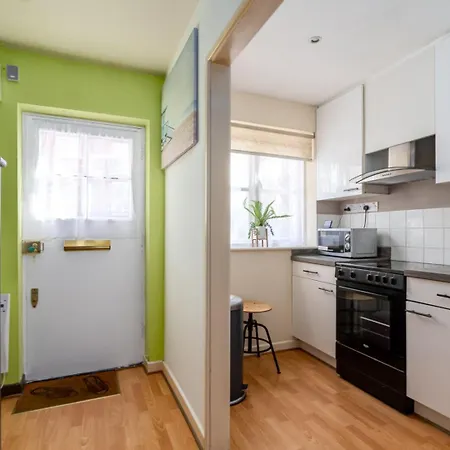 Holiday home Guestready - A Touch Of Elegance In Burnt Oak *