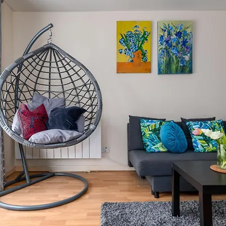 Holiday home Guestready - A Touch Of Elegance In Burnt Oak *