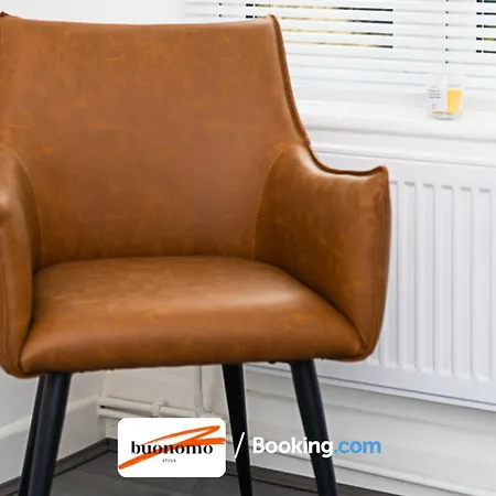 Three Bedroom At Buonomo Short Lets & Serviced With Netflix & Games Apartment