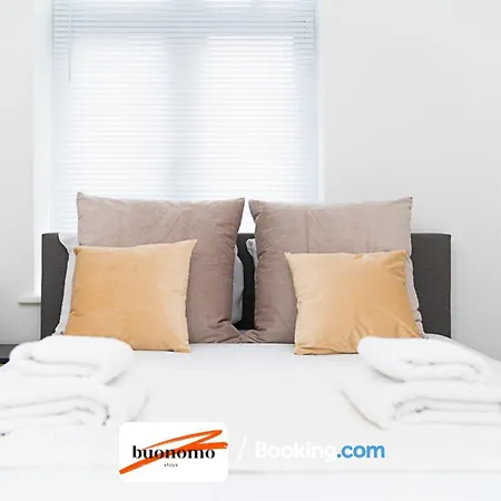 Three Bedroom At Buonomo Short Lets & Serviced With Netflix & Games Apartment *