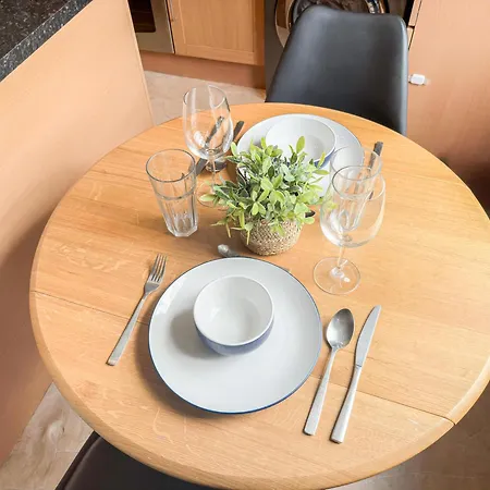 Stylish 1-bed Flat In Willesden With Private Patio *