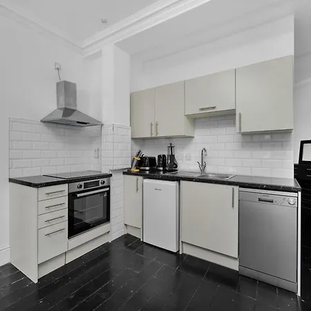 Fitzrovia Modern *