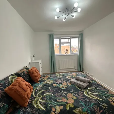 Shared In A Luxury 3 Bedroom Flat In Aldgate, E1!central Apartment London