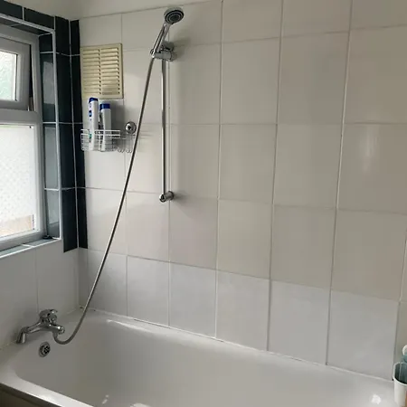 Large Double Ovo Wembley Stadium Homestay