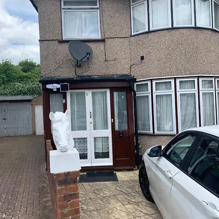 Large Double Ovo Wembley Stadium Homestay