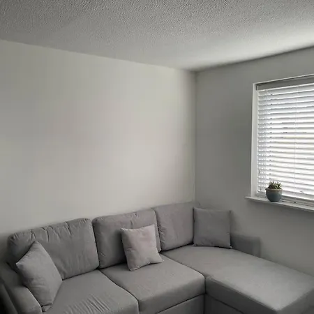 Apartment Lovely 1-bedroom In