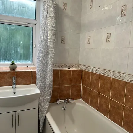 Shared In A Luxury 3 Bedroom Flat In Aldgate, E1!central Apartment London