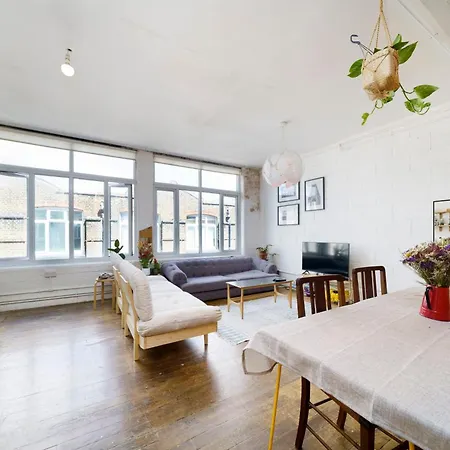 Artsy 1br Studio Flat In Hackney Apartment