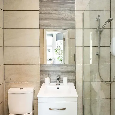 S5 Spacious-bright Studio-zone2-superkingbed