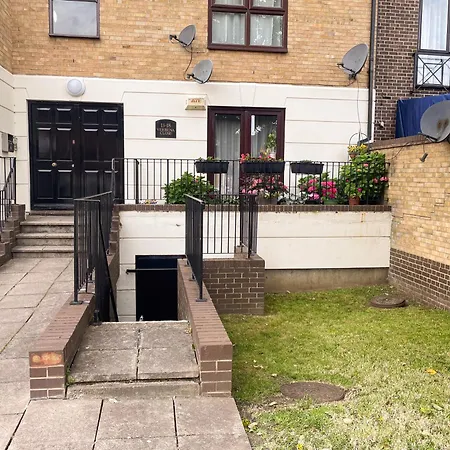 Flat Close To Canary Wharf & Greenwich O2