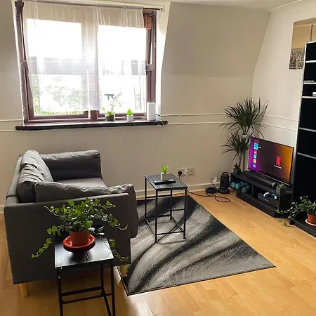 Flat Close To Canary Wharf & Greenwich O2