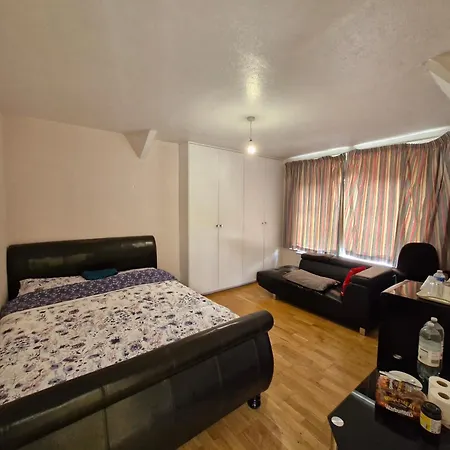 Beautiful Homestay Croydon