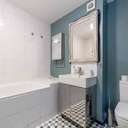 Mezzanine 3-bed In Central London, By Westminster
