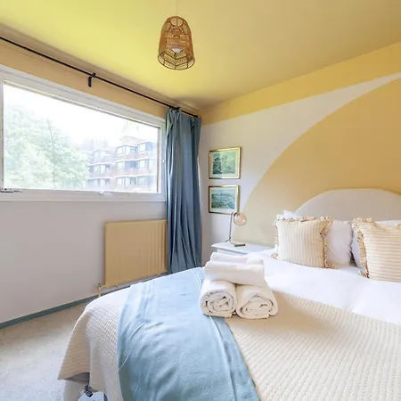 Mezzanine 3-bed In Central London, By Westminster Apartment London