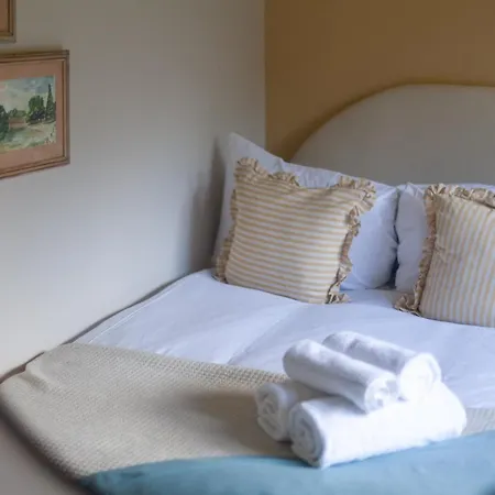 Mezzanine 3-bed In Central London, By Westminster Appartement *