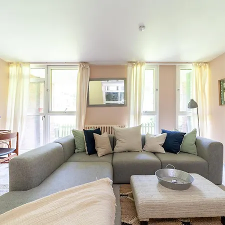 Mezzanine 3-bed In Central London, By Westminster * London