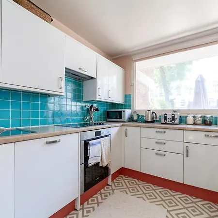 Mezzanine 3-bed In Central London, By Westminster * London
