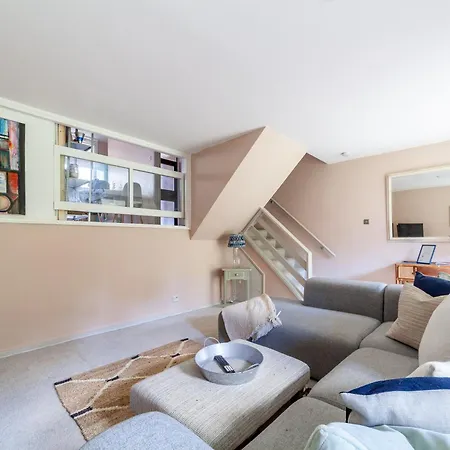 Mezzanine 3-bed In Central London, By Westminster