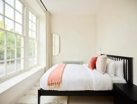 The East Mile Crib - Bright 2bdr Flat Apartment