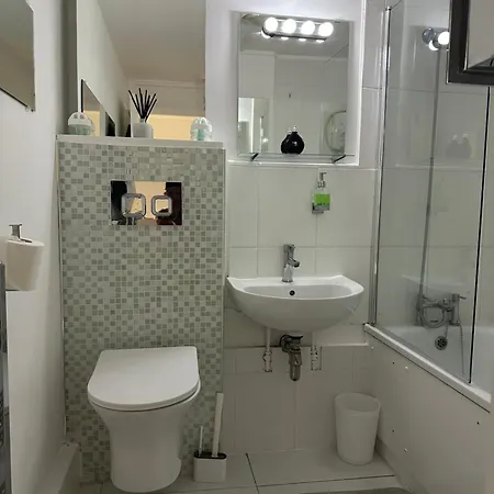 Alexandra Palace White Hart Lane Twin Homestay London