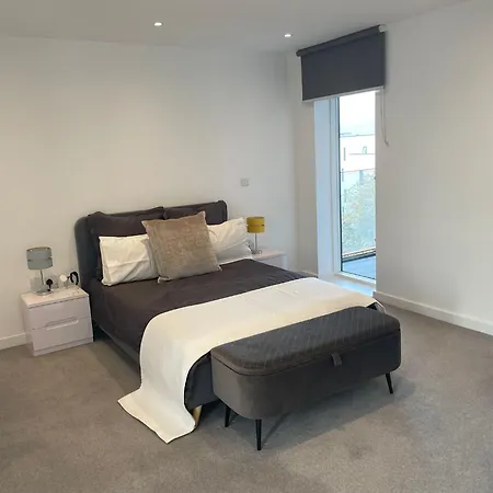 Malixa Uk * Croydon