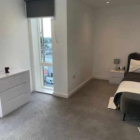 Malixa Uk * Croydon