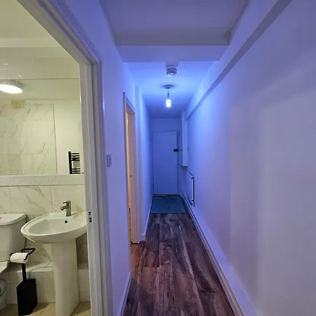 Aldgate Apartment