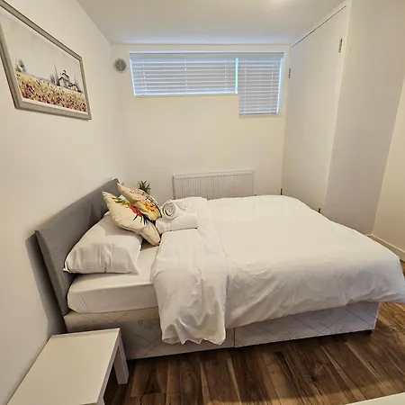 Apartment Aldgate