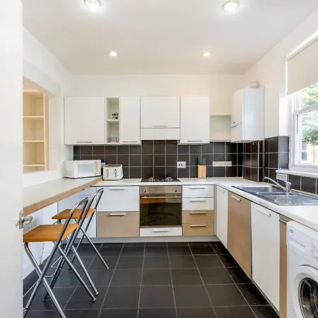 Expansive 2br Flat, Holloway Road Apartment London