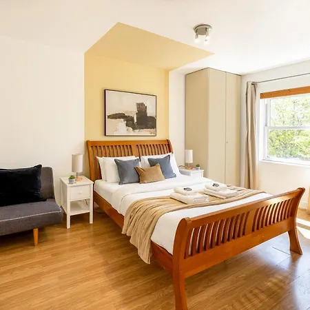 Expansive 2br Flat, Holloway Road Apartment *
