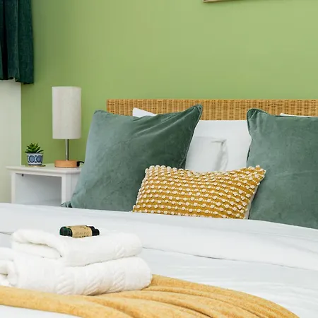 Expansive 2br Flat, Holloway Road