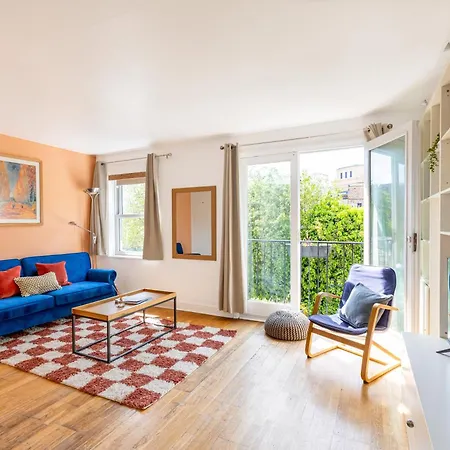 Expansive 2br Flat, Holloway Road Apartment