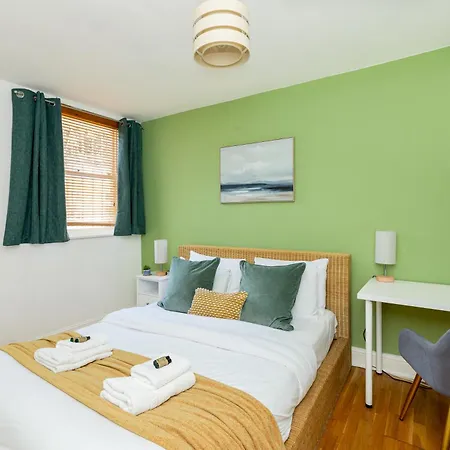 Expansive 2br Flat, Holloway Road London