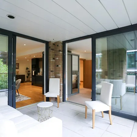 Paddington Apartment *