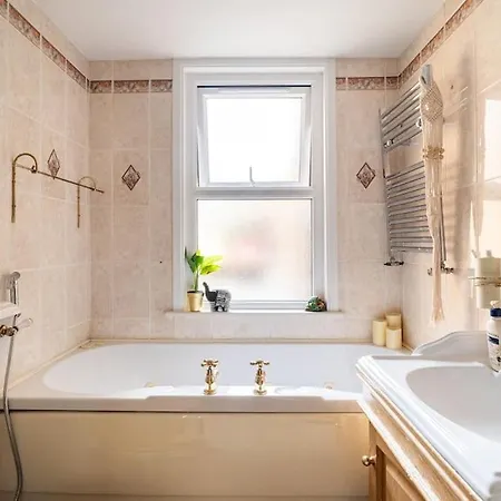 Central Shared Flat Apartment
